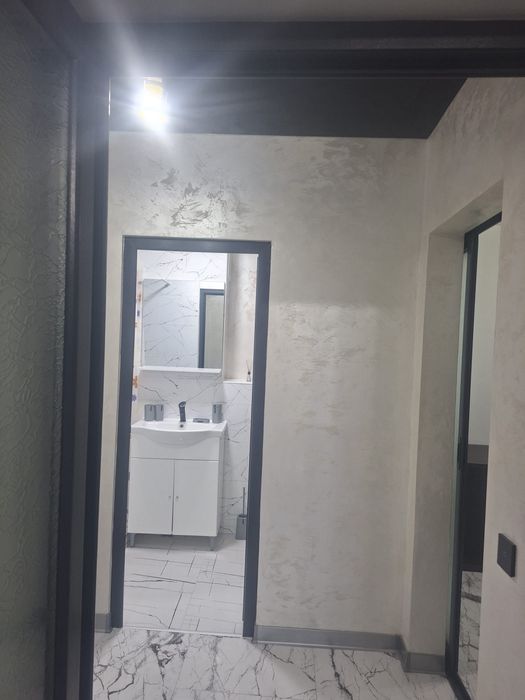 Ofer spre închiriere apartament cu 1 cameră zona Roșiori