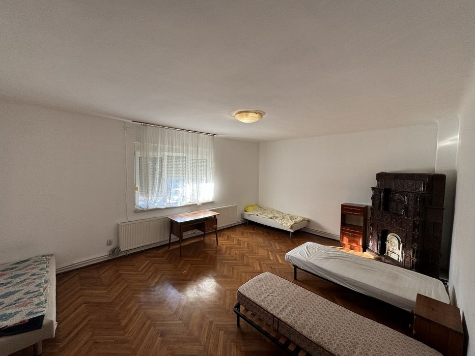 Cazare muncitori  12 locuri in 3 camere