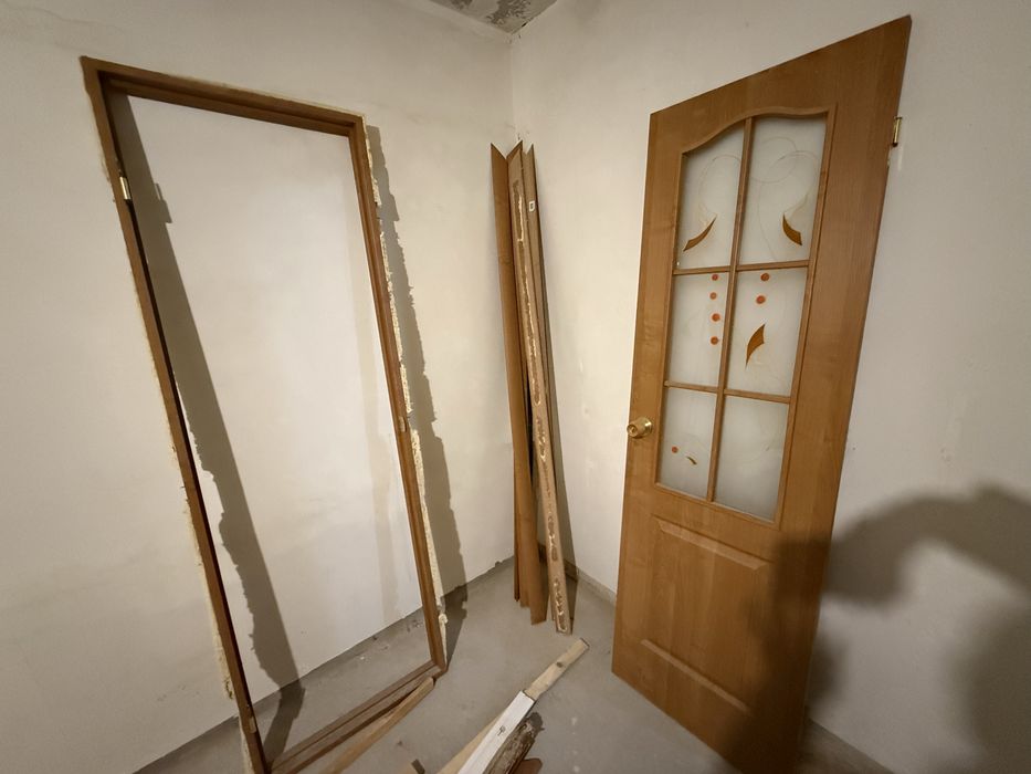 Продам недорого дверь