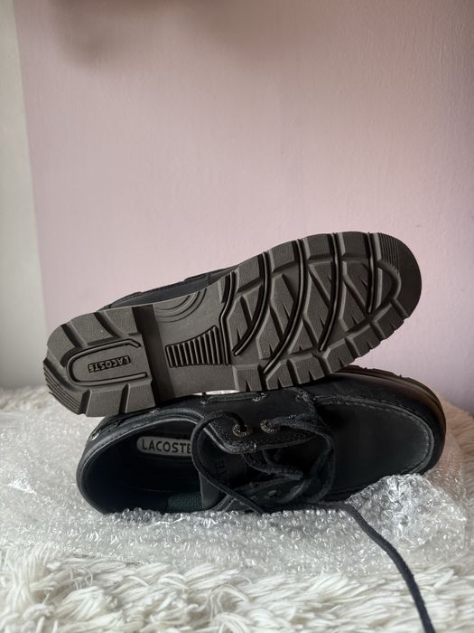 Чисто нови обувки Lacoste