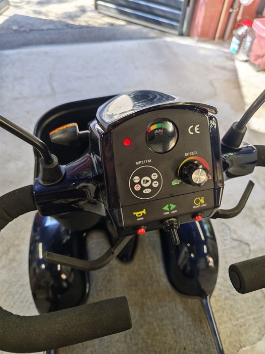 Scaun cu rotile electric