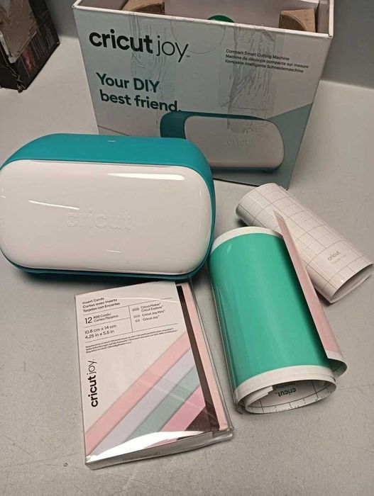 Режещ плотер Cricut Joy Нов с аксесоари