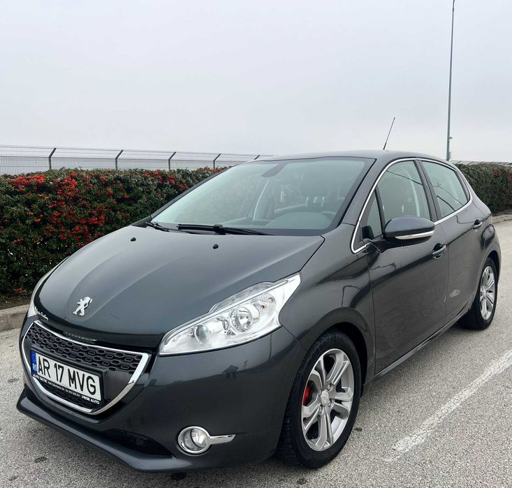 Peugeot 208 1.4 benzina 2012 159.000 KM