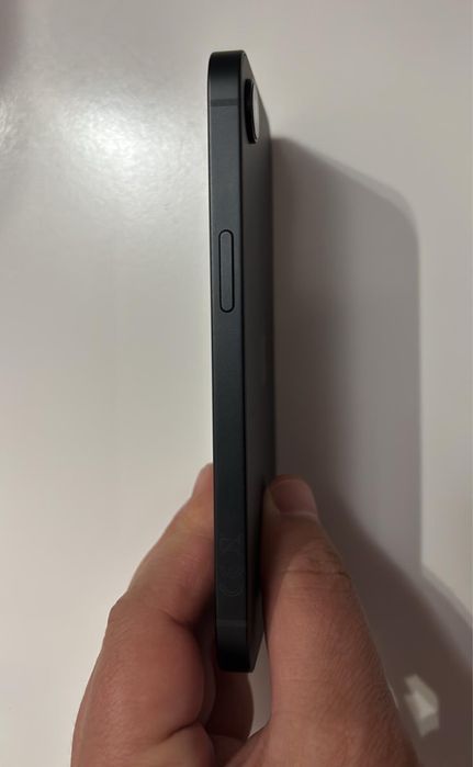 Vand/schimb  Iphone 16e Black 256 GB  ca nou cu  Iphone 15-16-17-17 Pro 256 GB