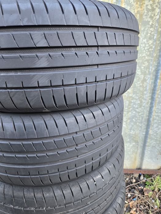 2бр. 225 40 18 Goodyear летни.