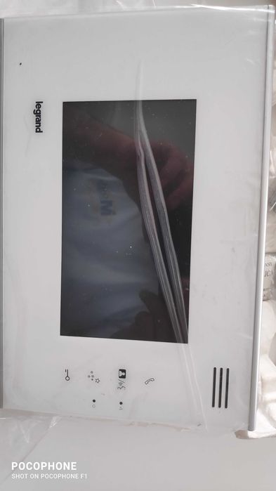 Продавам монитор Легранд