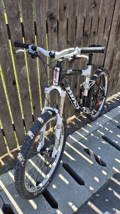 Bicicleta full suspension BIXS