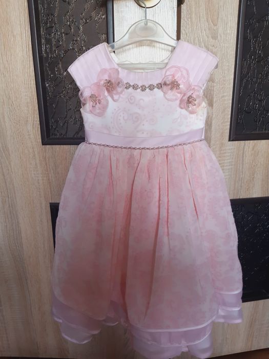 Платье нарядное для девочки в ассортименте