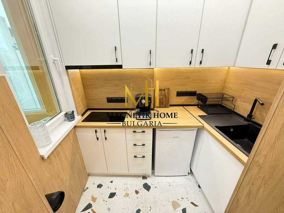 Дава се под наем Тристаен апартамент в Бургас, Център - 85 кв.м за 612 € - Снимка #12