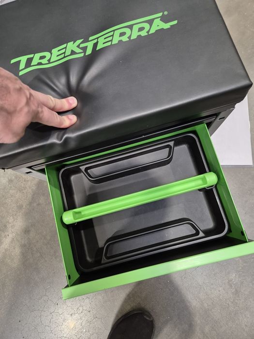 Работен стол с чекмедже