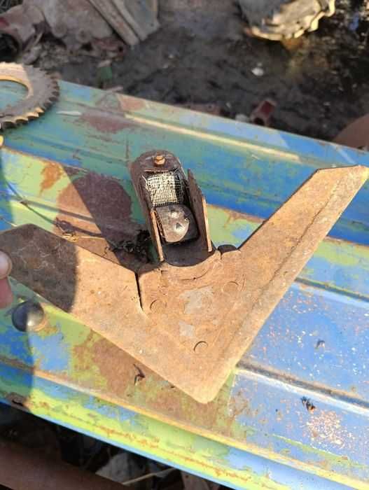 Запчасти на сеялку.