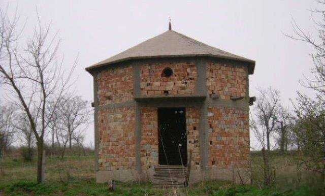 Къща в Бенковски