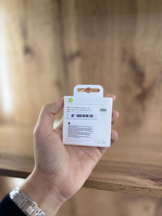 продам зарядку на айфон в оригинале