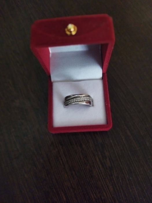 Продам серебряное кольцо