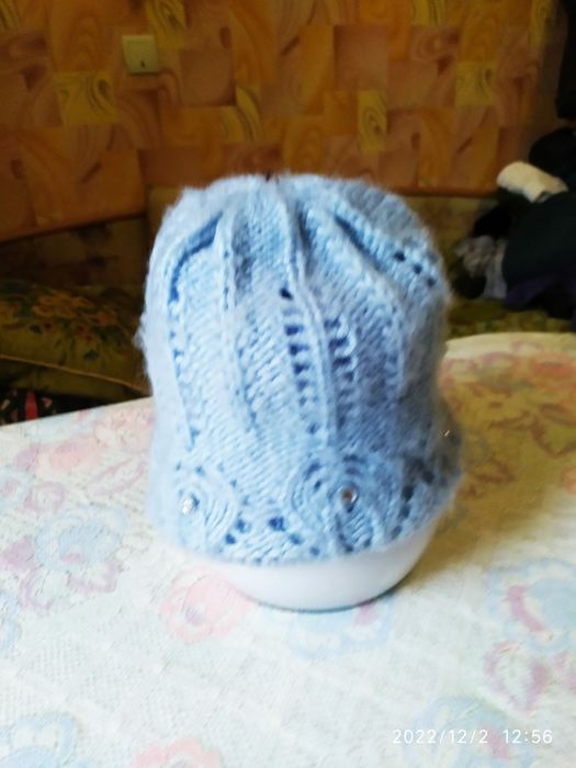 Шапки женские. Разные.