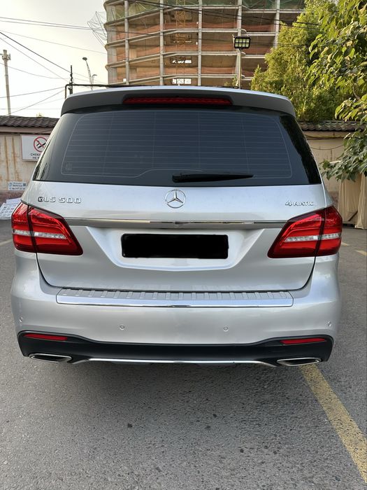 Mercedes Benz GLS500