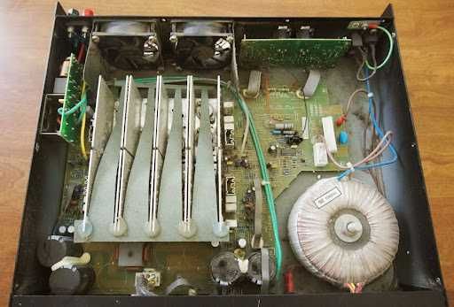 Продавам 2бр. усилватели, Crown XLS 402 и Crown XLS 202