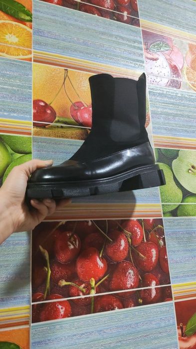 Продам почти даром сапоги 36