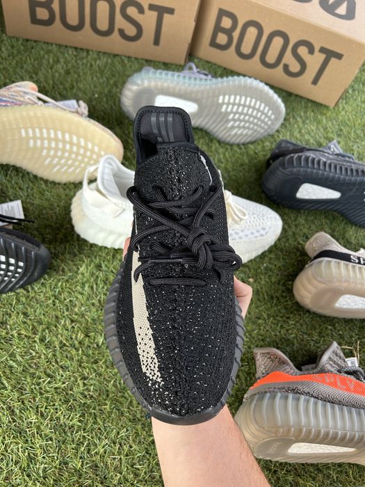 Adidas Yeezy Boost 350 V2 / Premium / Full Box