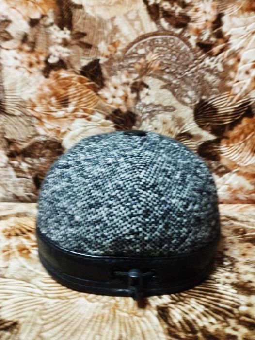 Мужская кепка драповая