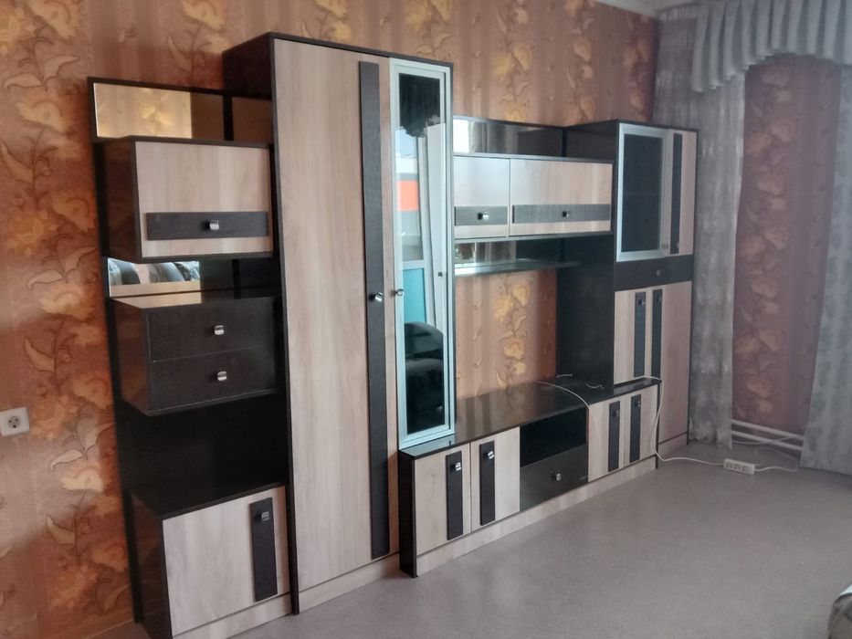 Продам стенку Мираж