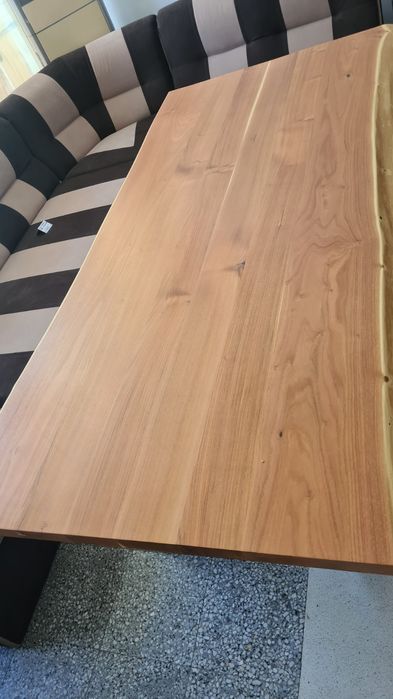 Маса от масивна дървесина АКАЦИЯ