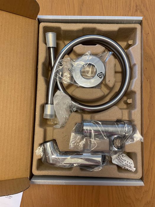 Хигиенен душ с управление и стойка HANSGROHE 1jet S. Тяло за вграждане