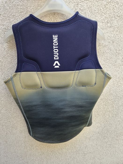 Неопрен и предпазна жилетка  (impact vest) за кайт - DUOTONE, ION, MYSTIC