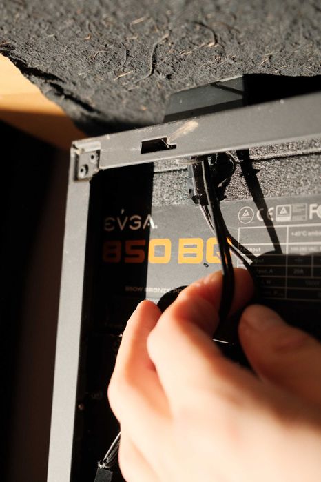 Гейминг компютър XFX Radeon RX7800XT + Ryzen 3600 + 32GB RAM