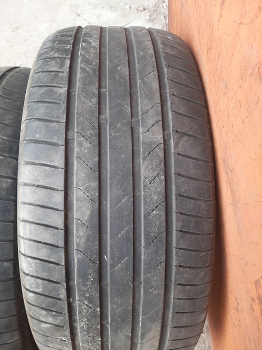 Продам шины 235/45/18