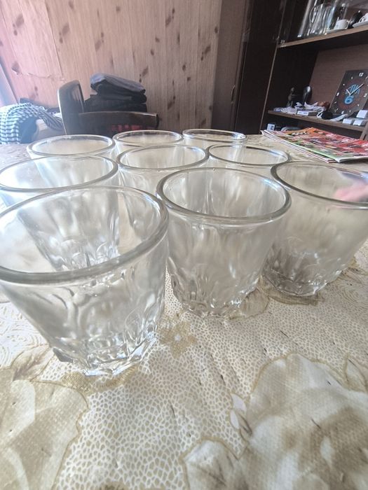 Стъклени чаши ( БЕЗ ЗАБЕЛЕЖКИ)