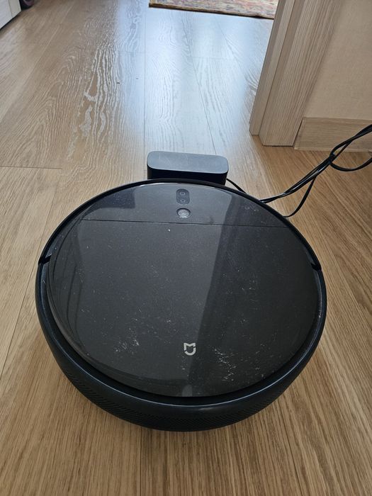 Продам робот пылесос Xiaomi Mi Robot Vacuum-Mop 1T