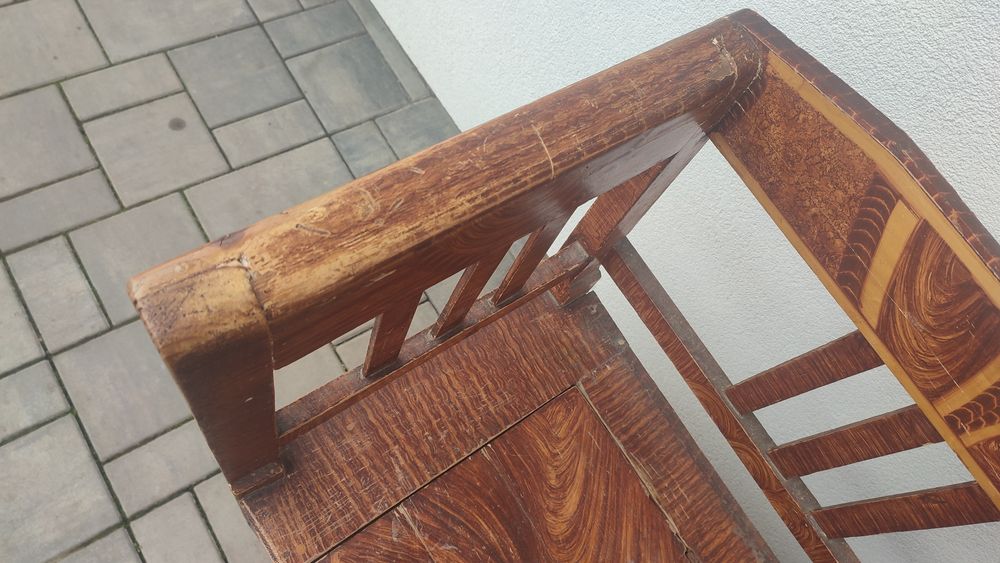 Banca veche din lemn, lavita