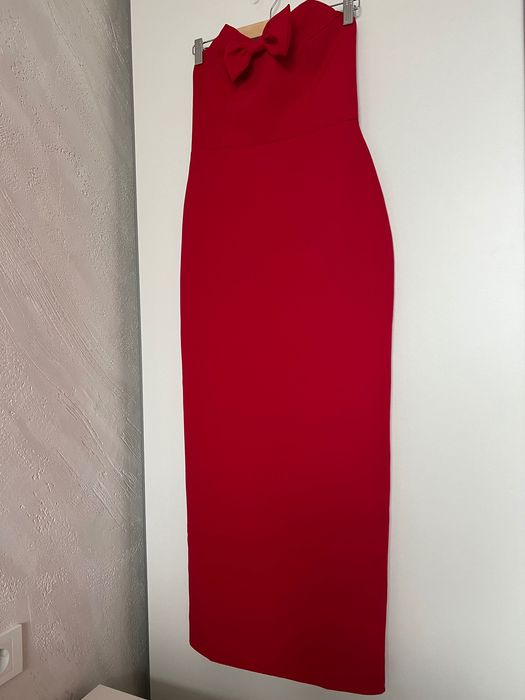 Продавам нова рокля с етикет