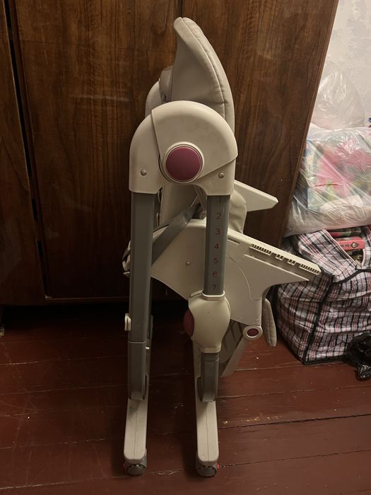 Стульчик для кормления More Kiss