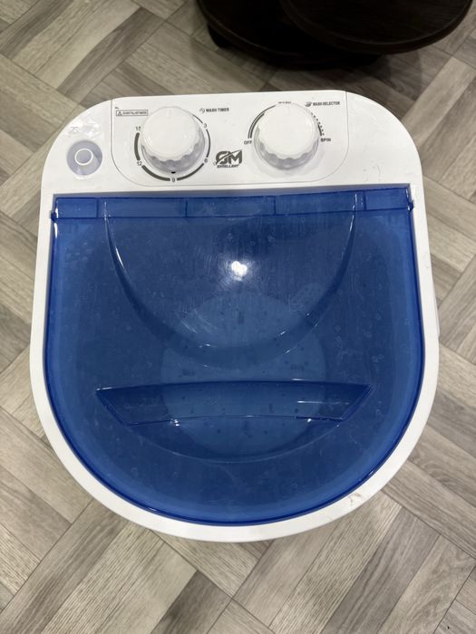 Продам машинку Малютка