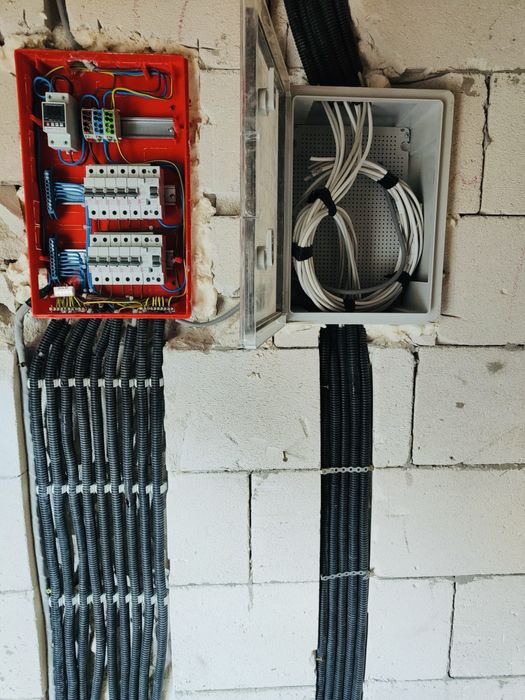 Instalații Electrice Case Noi, Renovare Apartament , Montaj Aparataj