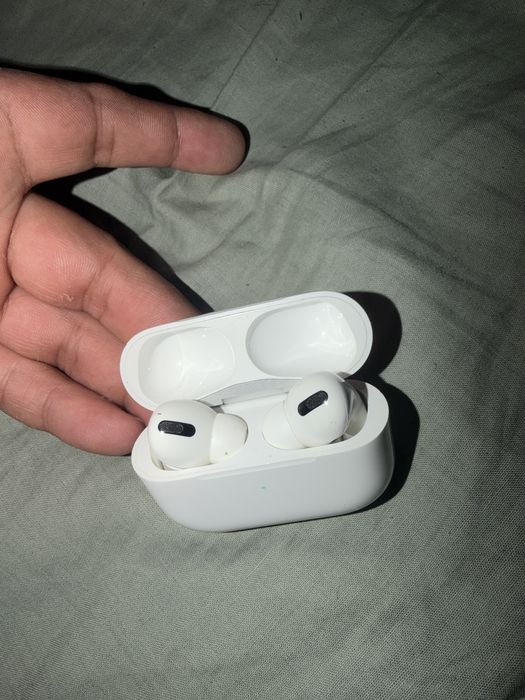 Air pods pro fuctioneaza impecabil
