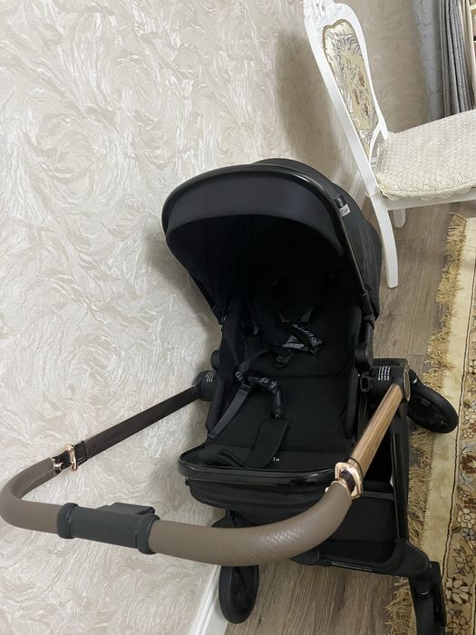 Детская коляска в идеальном состоянии