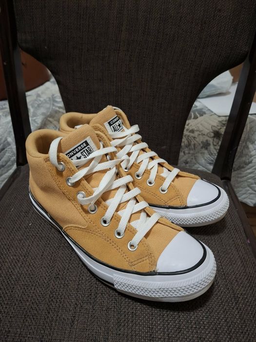 Продавам кецове Converse