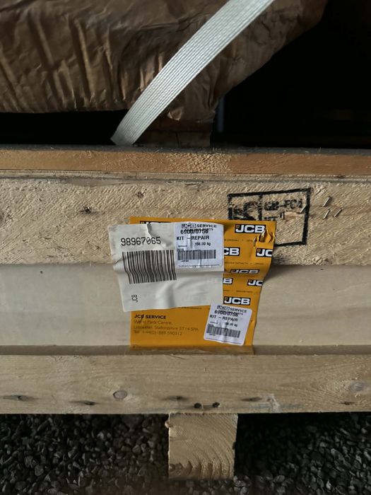 Stoc piese JCB originale – lot mare – oportunitate revânzare