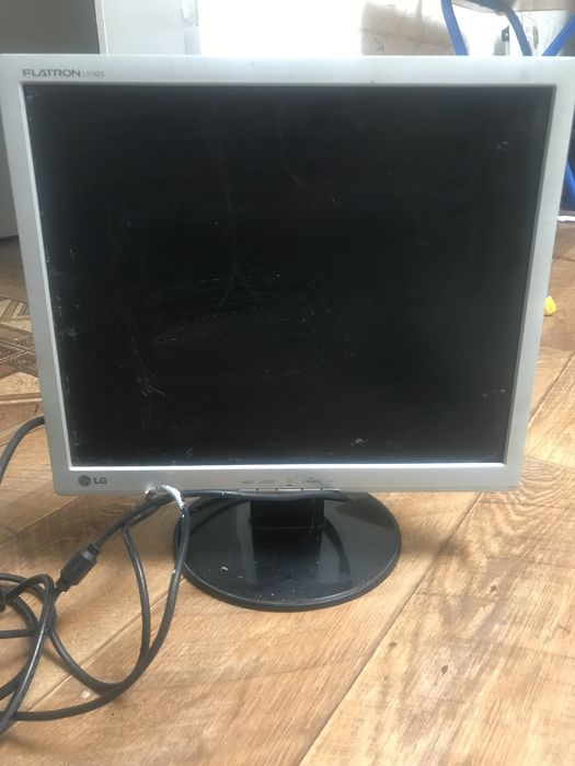 Продам монитор в рабочим состоянии