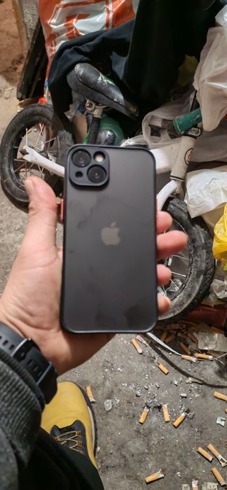 айфон 13 запазен