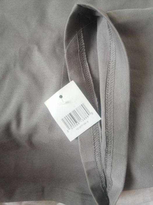 Продам мужскую футболку