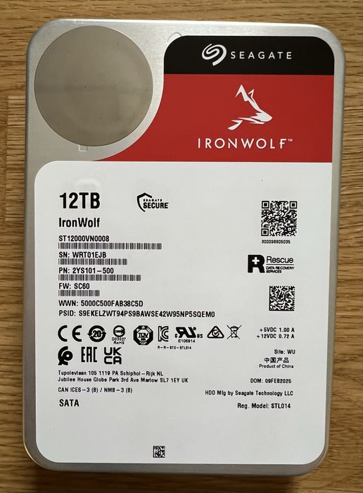 WD NASware, 4 Tb, 256mb cache si Seagate Ironwolf 12 tb, ca noi