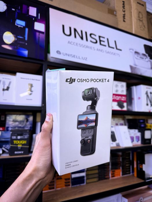 DJI Osmo Pocket 4 Creator Combo