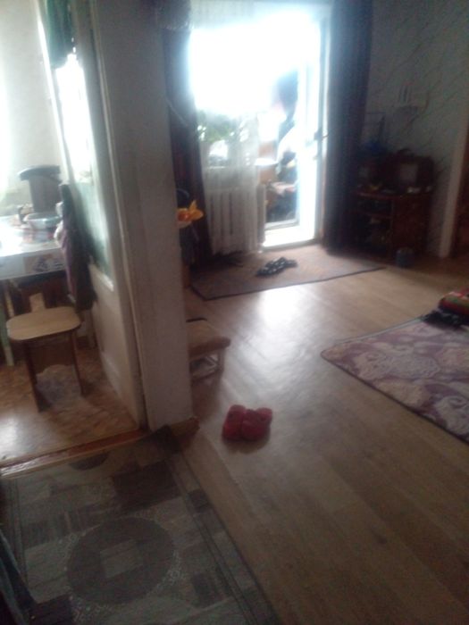 Продам двух комнатный квартиру