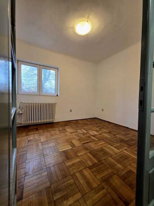 Casa curte | Inchiriere pentru Spatiu Comercial | Metrou Crangasi