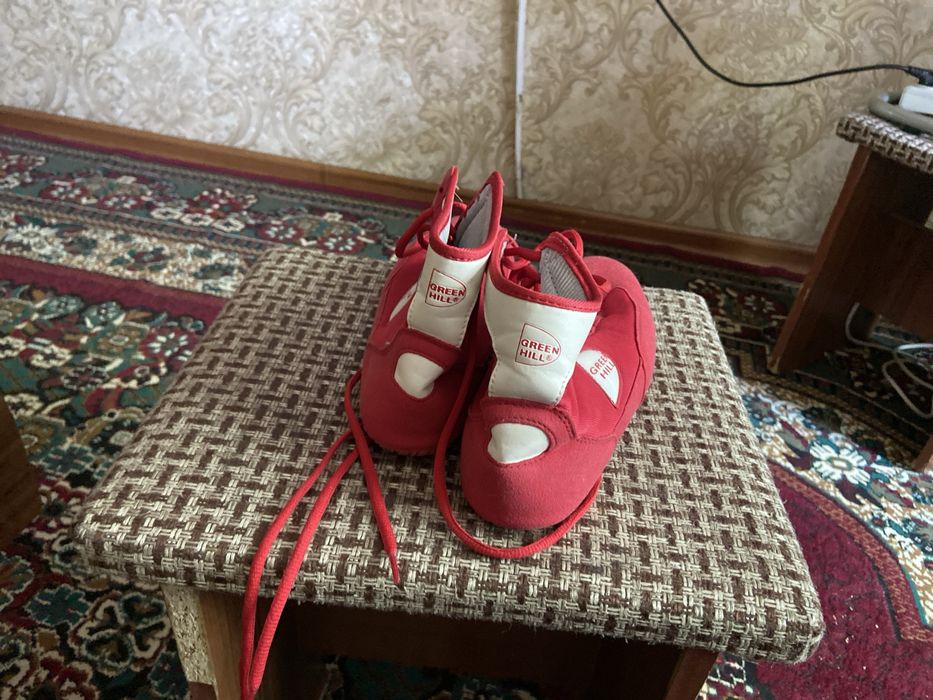 Продам хороши кроси