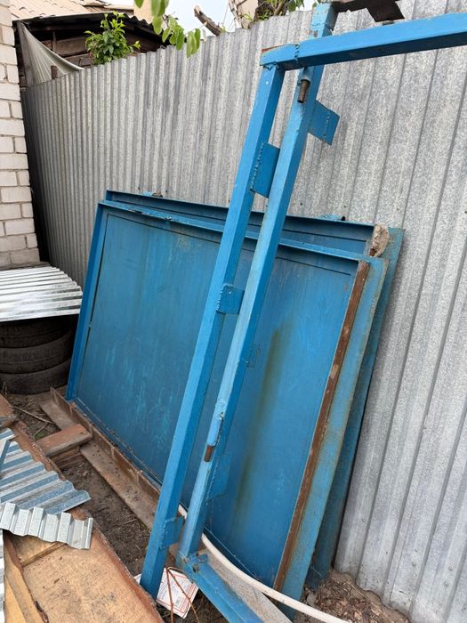 Продам гаражные ворота
